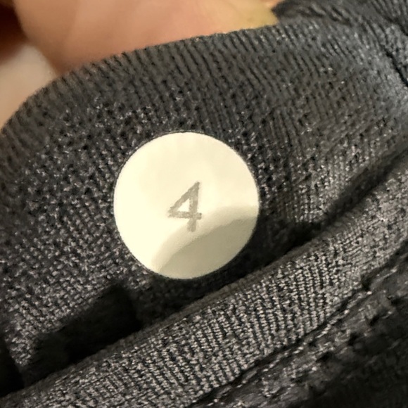 🖤 Lululemon Run: For Your Life Jacket — Black Plaid (Size 4) - Picture 9 of 11